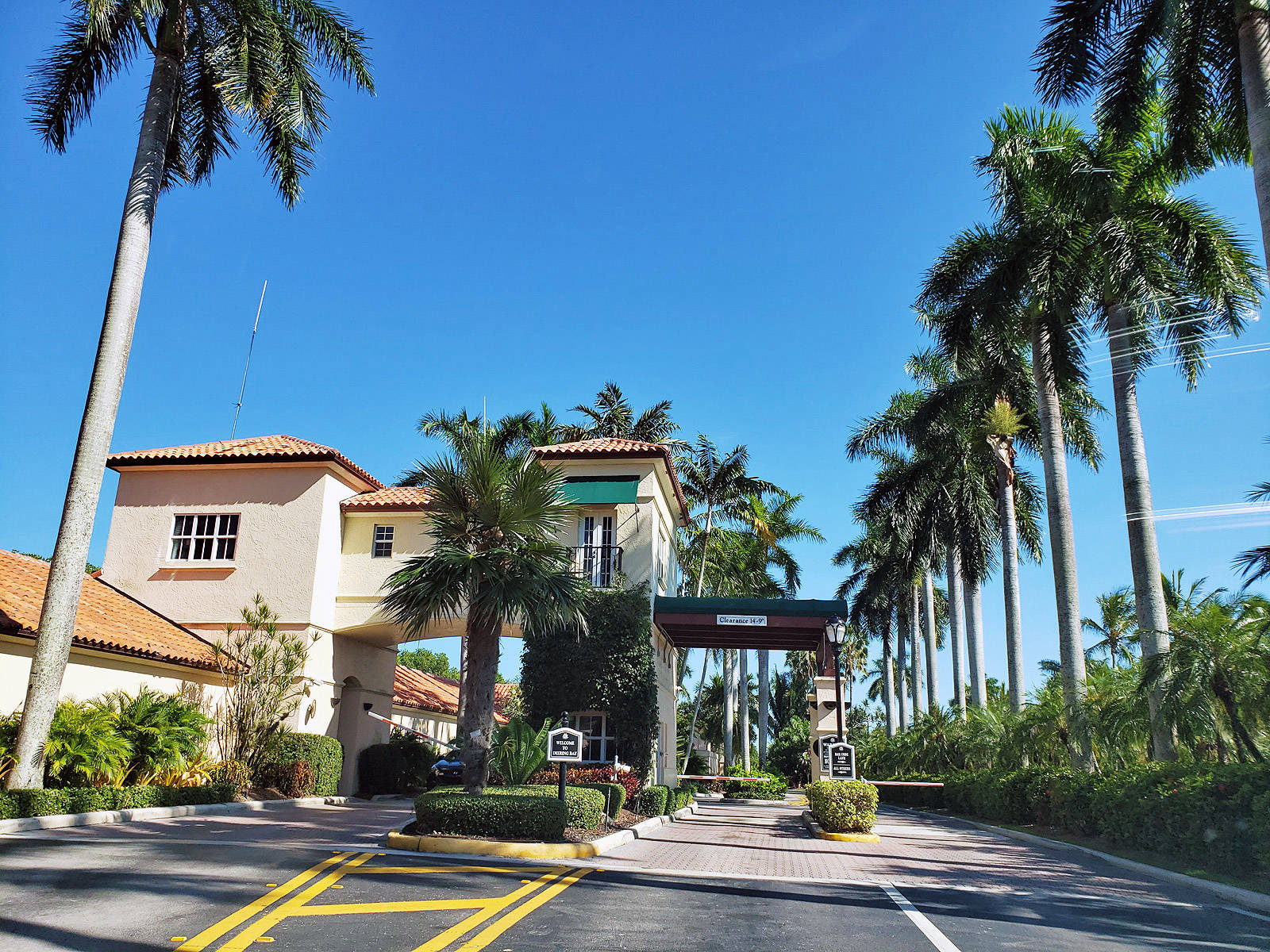 Deering Bay Coral Gables - Guardhouse