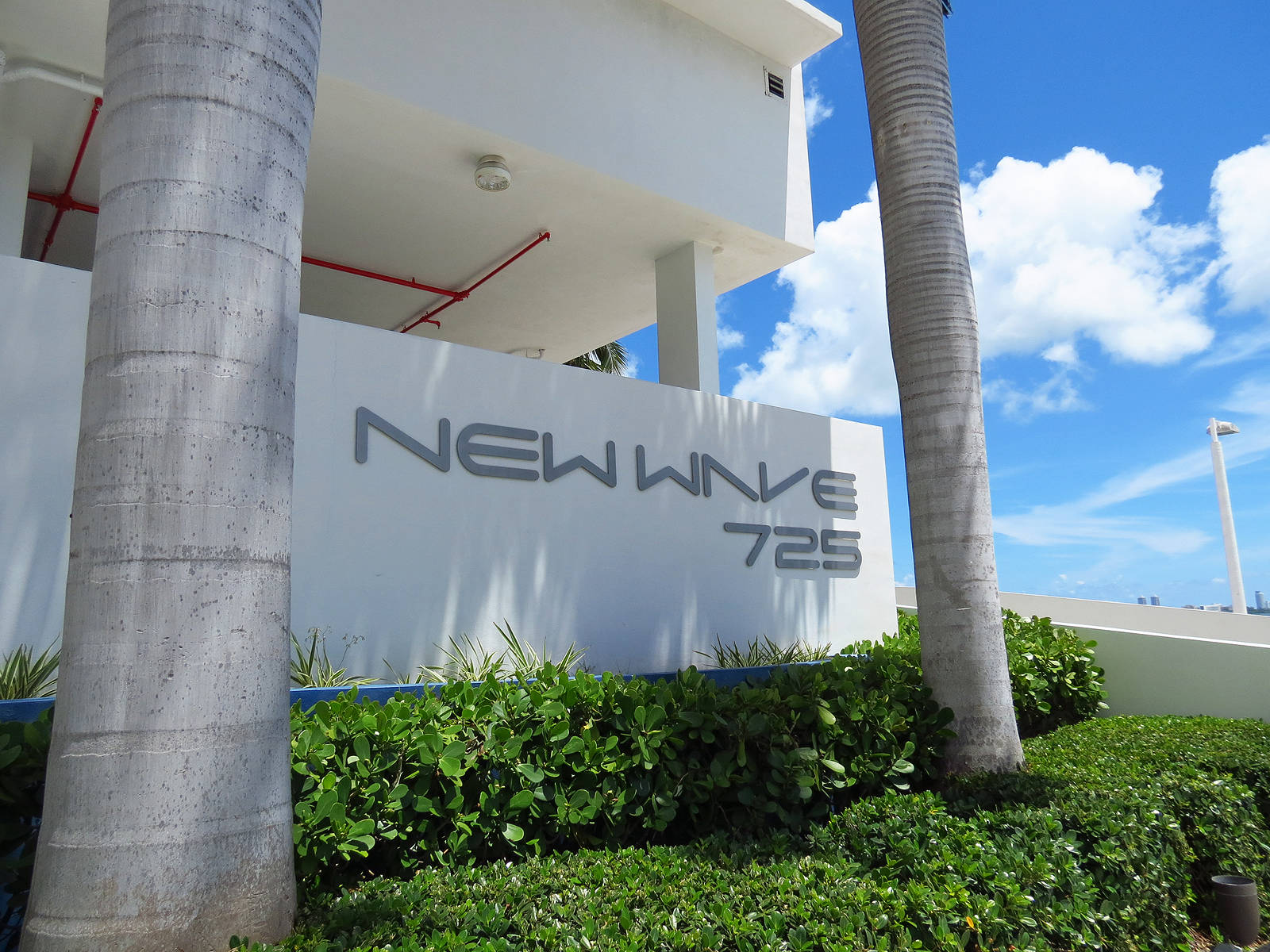 New-Wave-Miami-Street-Entrance