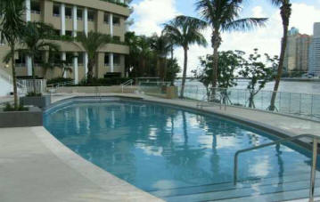 Carbonell at Brickell Key Pool