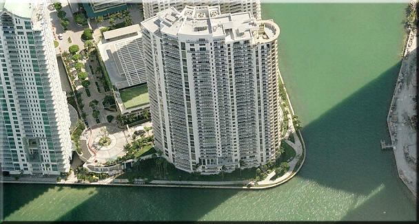 Carbonell Brickell Key