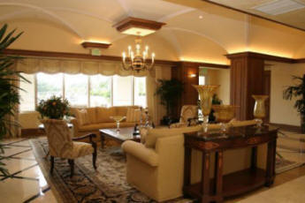 Milano Condo Derring Bay Lobby