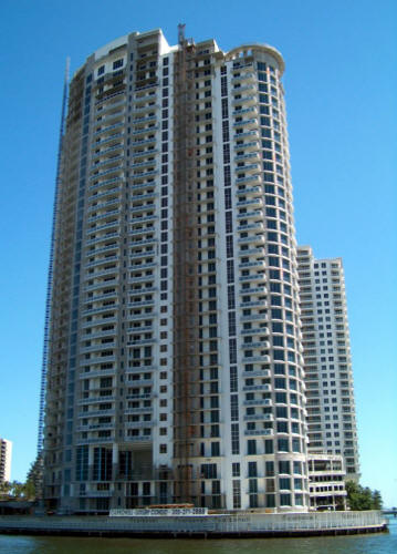 Carbonell at Brickell Key