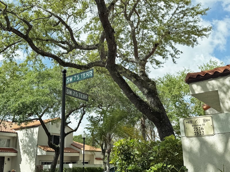 Chardonnay Townhouses Streets