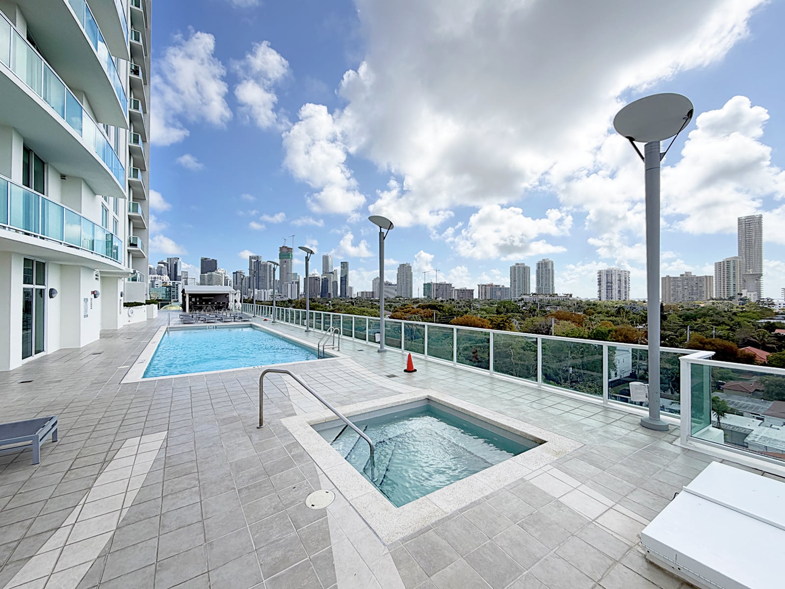 Nordica Condo Miami Pool and Spa