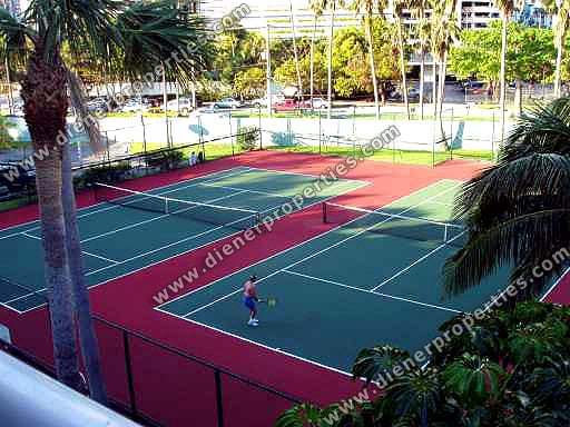 The Palace on Brickell Tennis Courts