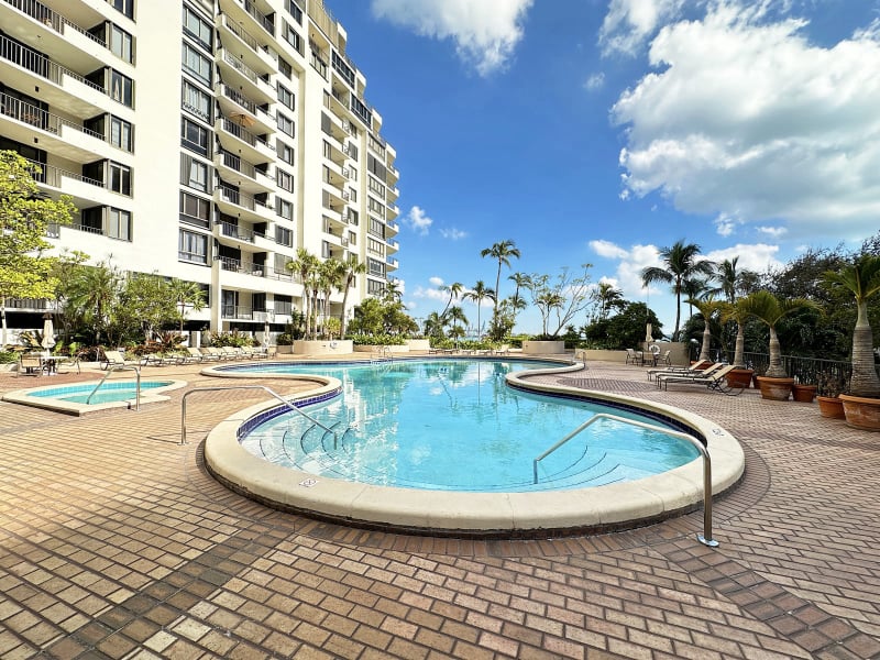 Brickell Key One - Pool