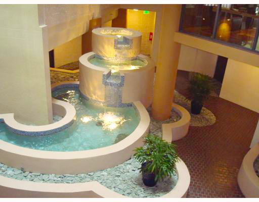 Grove Towers Coconut Grove - Atrium