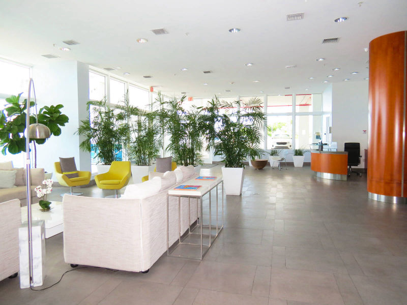 New-Wave-Miami-Lobby