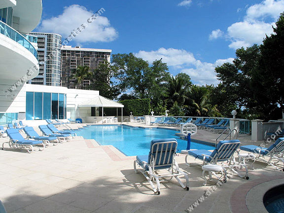 Bristol Tower Brickell - Pool