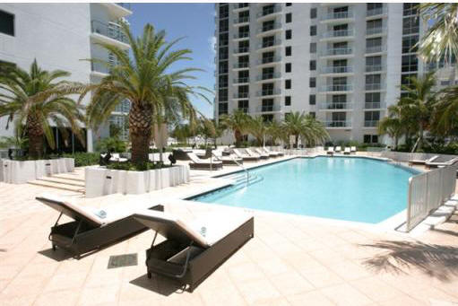 1050 Brickell Condo-Pool